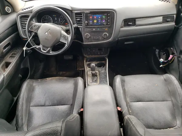JA4AZ3A3XHZ013053 2017 MITSUBISHI OUTLANDER - Image 8