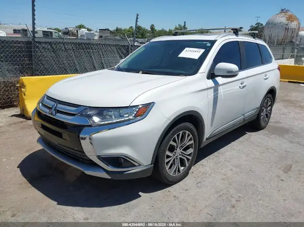 JA4AZ3A3XHZ013571 2017 MITSUBISHI OUTLANDER - Image 2