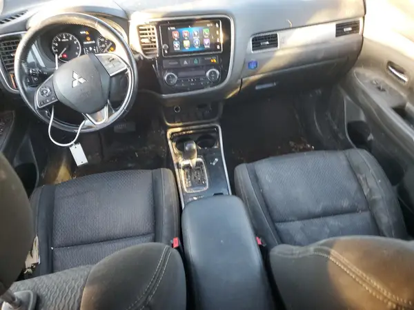 JA4AZ3A3XHZ022268 2017 MITSUBISHI OUTLANDER - Image 8