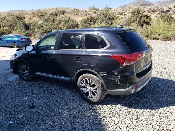 JA4AZ3A3XHZ022979 2017 MITSUBISHI OUTLANDER - Image 2