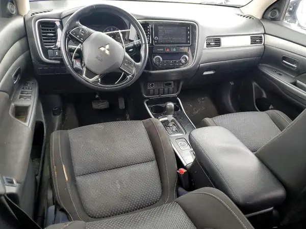 JA4AZ3A3XHZ027342 2017 MITSUBISHI OUTLANDER - Image 8