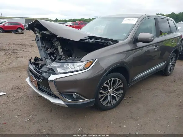 JA4AZ3A3XHZ031343 2017 MITSUBISHI OUTLANDER - Image 2