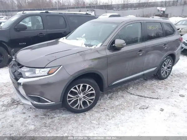 JA4AZ3A3XHZ035148 2017 MITSUBISHI OUTLANDER - Image 2