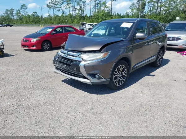 JA4AZ3A3XHZ037692 2017 MITSUBISHI OUTLANDER - Image 2