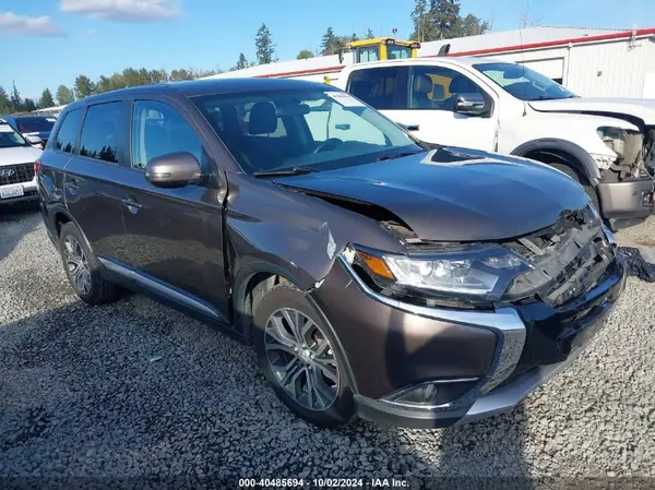 JA4AZ3A3XHZ041418 2017 MITSUBISHI OUTLANDER - Image 1