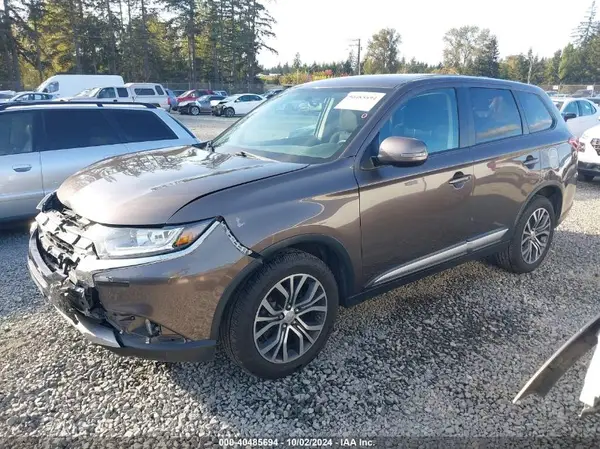 JA4AZ3A3XHZ041418 2017 MITSUBISHI OUTLANDER - Image 2