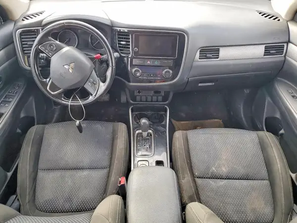 JA4AZ3A3XHZ044822 2017 MITSUBISHI OUTLANDER - Image 8