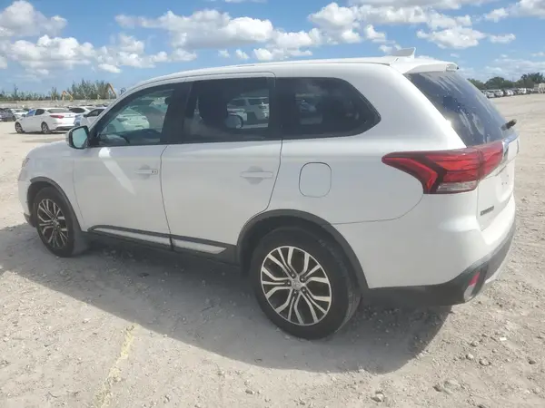 JA4AZ3A3XHZ045467 2017 MITSUBISHI OUTLANDER - Image 2
