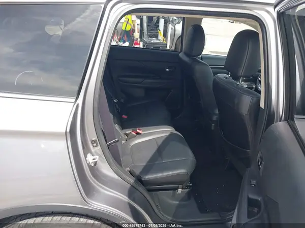 JA4AZ3A3XHZ052225 2017 MITSUBISHI OUTLANDER - Image 8