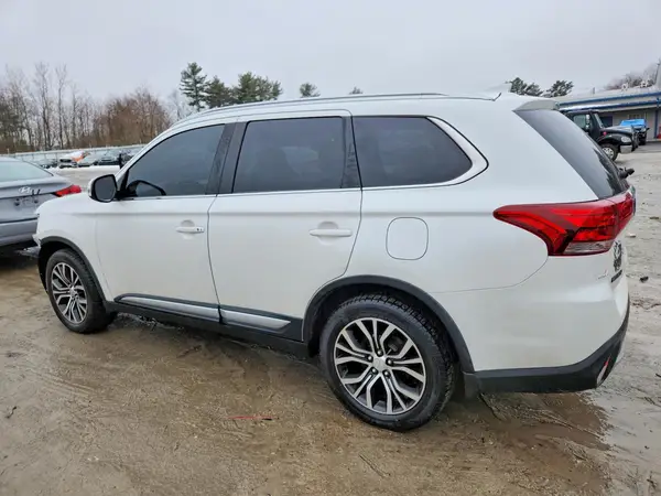 JA4AZ3A3XHZ056405 2017 MITSUBISHI OUTLANDER - Image 2