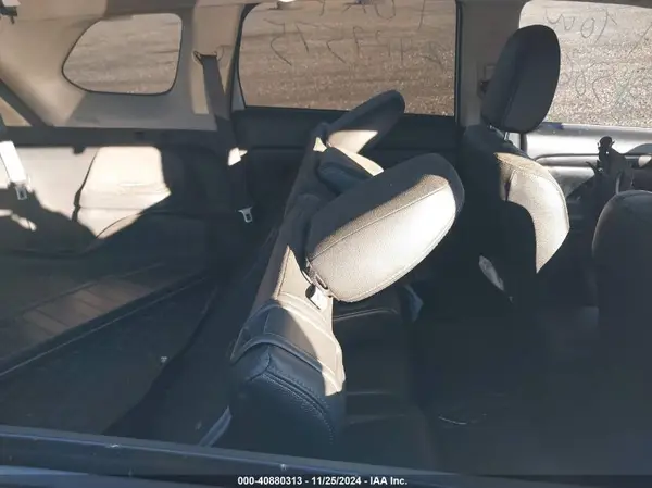 JA4AZ3A3XHZ058588 2017 MITSUBISHI OUTLANDER - Image 8