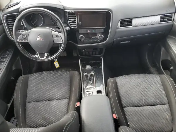 JA4AZ3A3XHZ066299 2017 MITSUBISHI OUTLANDER - Image 8