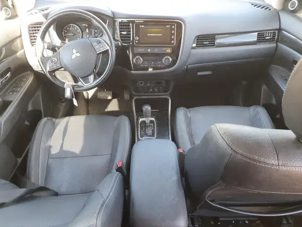 JA4AZ3A3XJJ000212 2018 MITSUBISHI OUTLANDER - Image 8