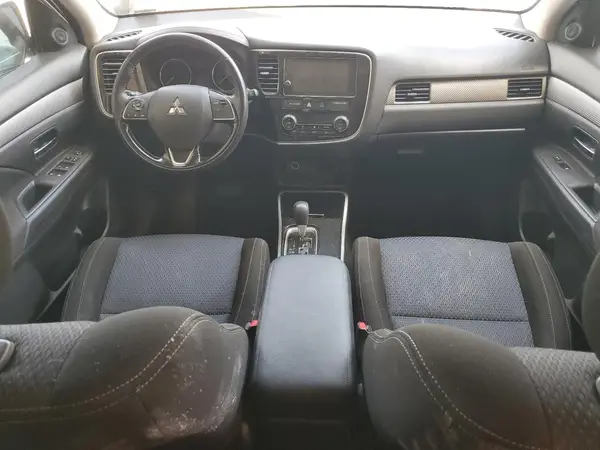 JA4AZ3A3XJJ000288 2018 MITSUBISHI OUTLANDER - Image 8