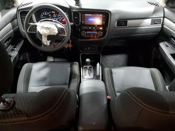 JA4AZ3A3XJJ000467 2018 MITSUBISHI OUTLANDER - Image 8