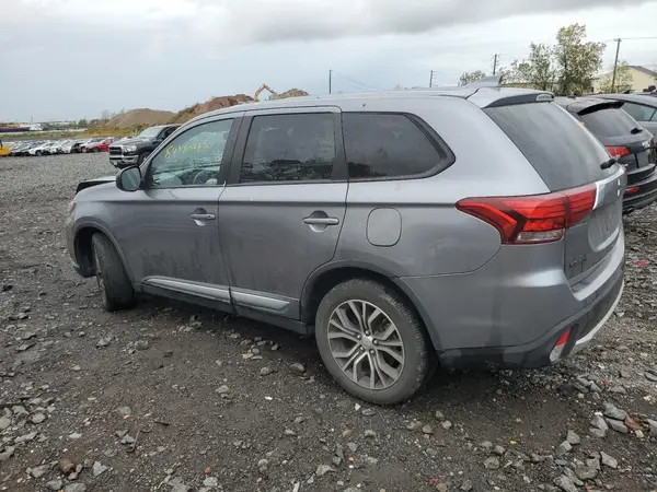 JA4AZ3A3XJJ001652 2018 MITSUBISHI OUTLANDER - Image 2