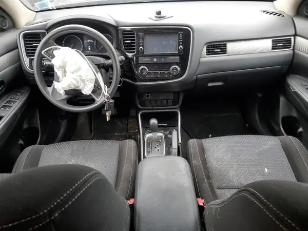 JA4AZ3A3XJJ001652 2018 MITSUBISHI OUTLANDER - Image 8