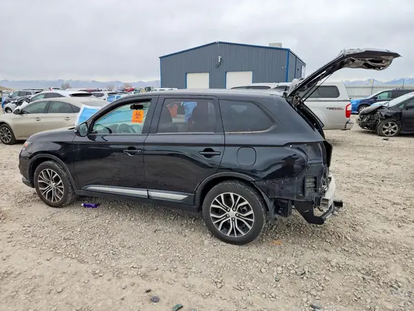 JA4AZ3A3XJJ001974 2018 MITSUBISHI OUTLANDER - Image 2