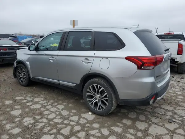 JA4AZ3A3XJJ003286 2018 MITSUBISHI OUTLANDER - Image 2
