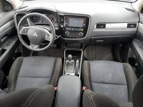 JA4AZ3A3XJJ003286 2018 MITSUBISHI OUTLANDER - Image 8