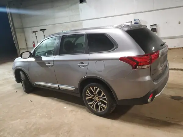 JA4AZ3A3XJJ003319 2018 MITSUBISHI OUTLANDER - Image 2
