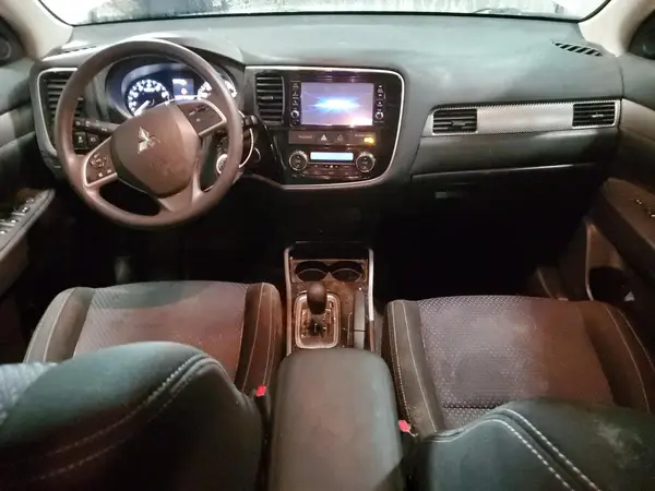 JA4AZ3A3XJJ003319 2018 MITSUBISHI OUTLANDER - Image 8