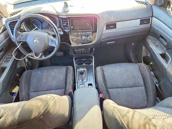JA4AZ3A3XJJ003529 2018 MITSUBISHI OUTLANDER - Image 8