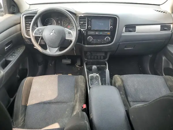JA4AZ3A3XJJ005328 2018 MITSUBISHI OUTLANDER - Image 8