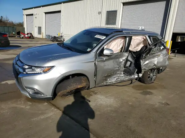 JA4AZ3A3XJZ000731 2018 MITSUBISHI OUTLANDER - Image 1