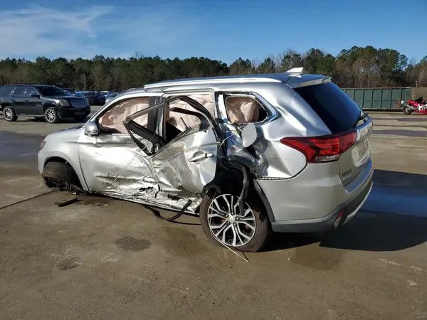 JA4AZ3A3XJZ000731 2018 MITSUBISHI OUTLANDER - Image 2