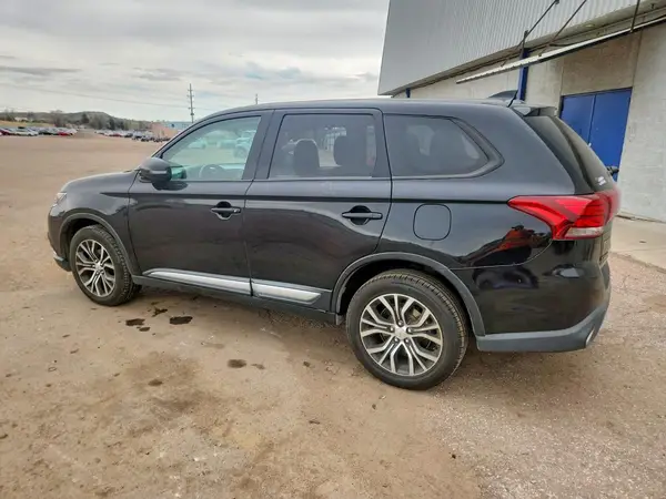 JA4AZ3A3XJZ005153 2018 MITSUBISHI OUTLANDER - Image 2