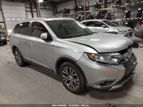 JA4AZ3A3XJZ013513 2018 MITSUBISHI OUTLANDER - Image 1
