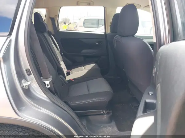 JA4AZ3A3XJZ015116 2018 MITSUBISHI OUTLANDER - Image 8