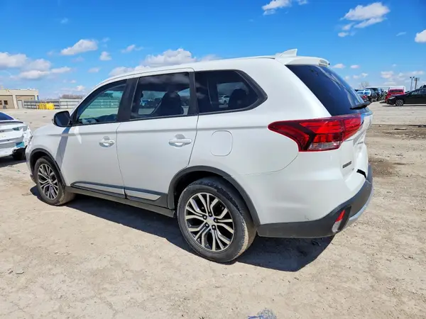 JA4AZ3A3XJZ016198 2018 MITSUBISHI OUTLANDER - Image 2