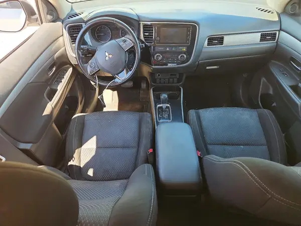 JA4AZ3A3XJZ016198 2018 MITSUBISHI OUTLANDER - Image 8