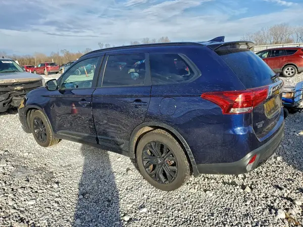 JA4AZ3A3XJZ018677 2018 MITSUBISHI OUTLANDER - Image 2