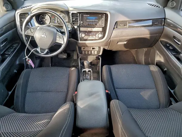 JA4AZ3A3XJZ018677 2018 MITSUBISHI OUTLANDER - Image 8