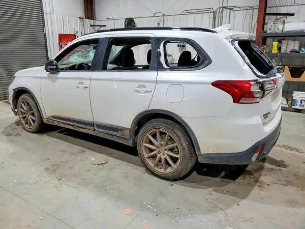 JA4AZ3A3XJZ022986 2018 MITSUBISHI OUTLANDER - Image 2
