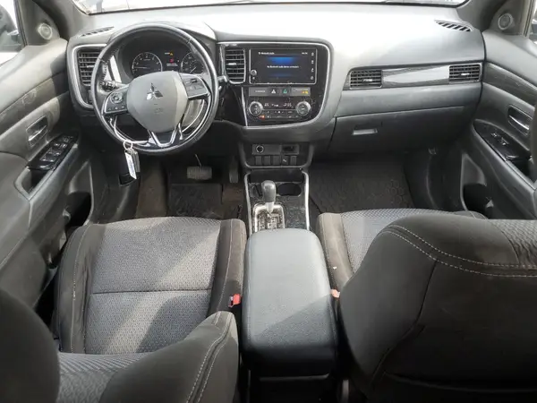 JA4AZ3A3XJZ023572 2018 MITSUBISHI OUTLANDER - Image 8