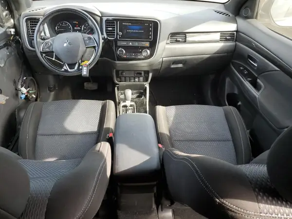 JA4AZ3A3XJZ023782 2018 MITSUBISHI OUTLANDER - Image 8