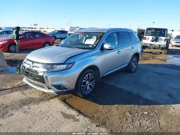 JA4AZ3A3XJZ025449 2018 MITSUBISHI OUTLANDER - Image 2