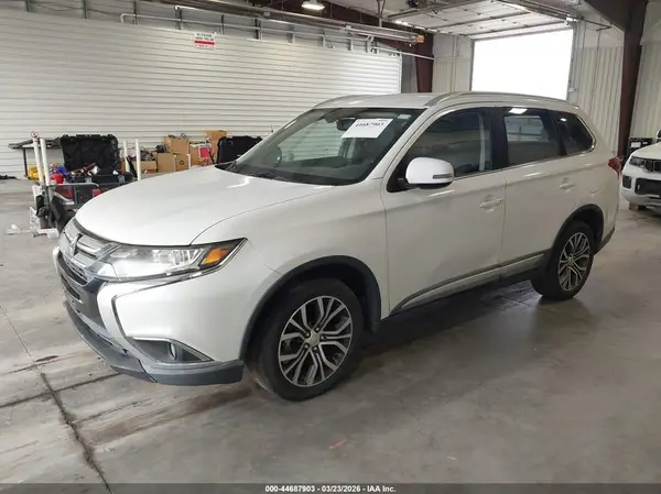 JA4AZ3A3XJZ025452 2018 MITSUBISHI OUTLANDER - Image 2