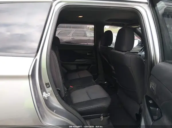 JA4AZ3A3XJZ026651 2018 MITSUBISHI OUTLANDER - Image 8