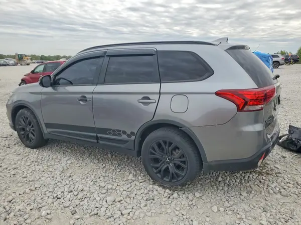JA4AZ3A3XJZ031218 2018 MITSUBISHI OUTLANDER - Image 2
