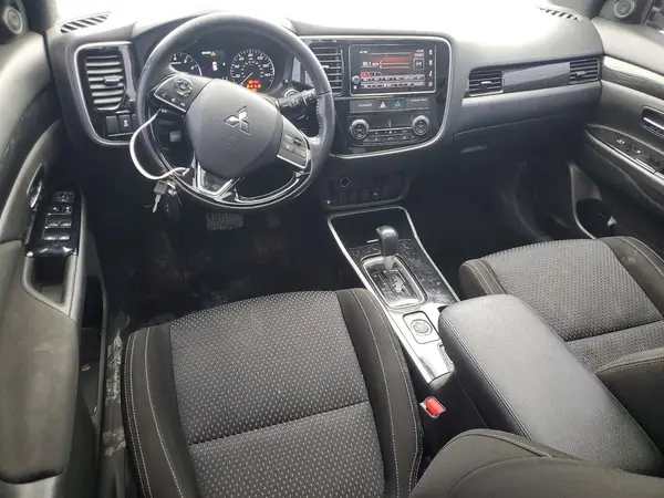 JA4AZ3A3XJZ031218 2018 MITSUBISHI OUTLANDER - Image 8