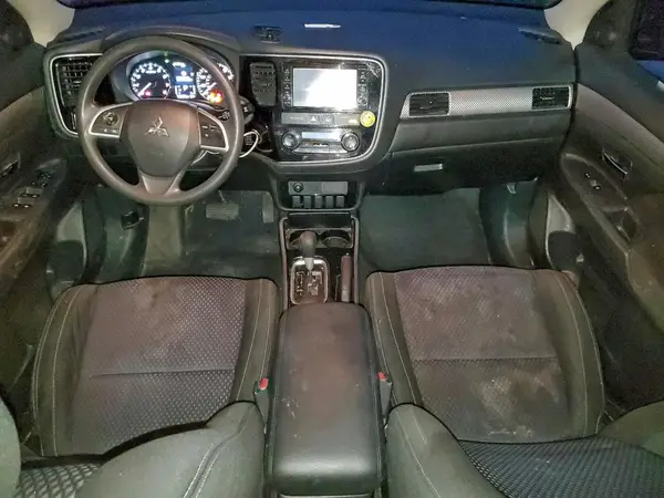 JA4AZ3A3XJZ033440 2018 MITSUBISHI OUTLANDER - Image 8