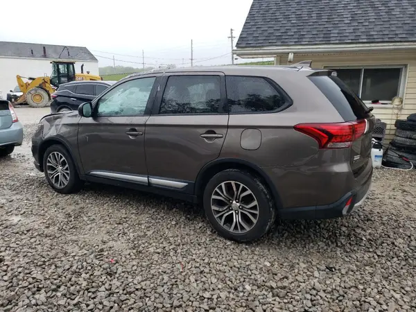 JA4AZ3A3XJZ035432 2018 MITSUBISHI OUTLANDER - Image 2