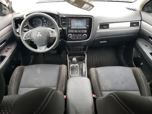 JA4AZ3A3XJZ035432 2018 MITSUBISHI OUTLANDER - Image 8