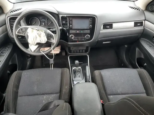 JA4AZ3A3XJZ035544 2018 MITSUBISHI OUTLANDER - Image 8