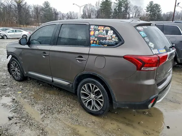JA4AZ3A3XJZ035818 2018 MITSUBISHI OUTLANDER - Image 2